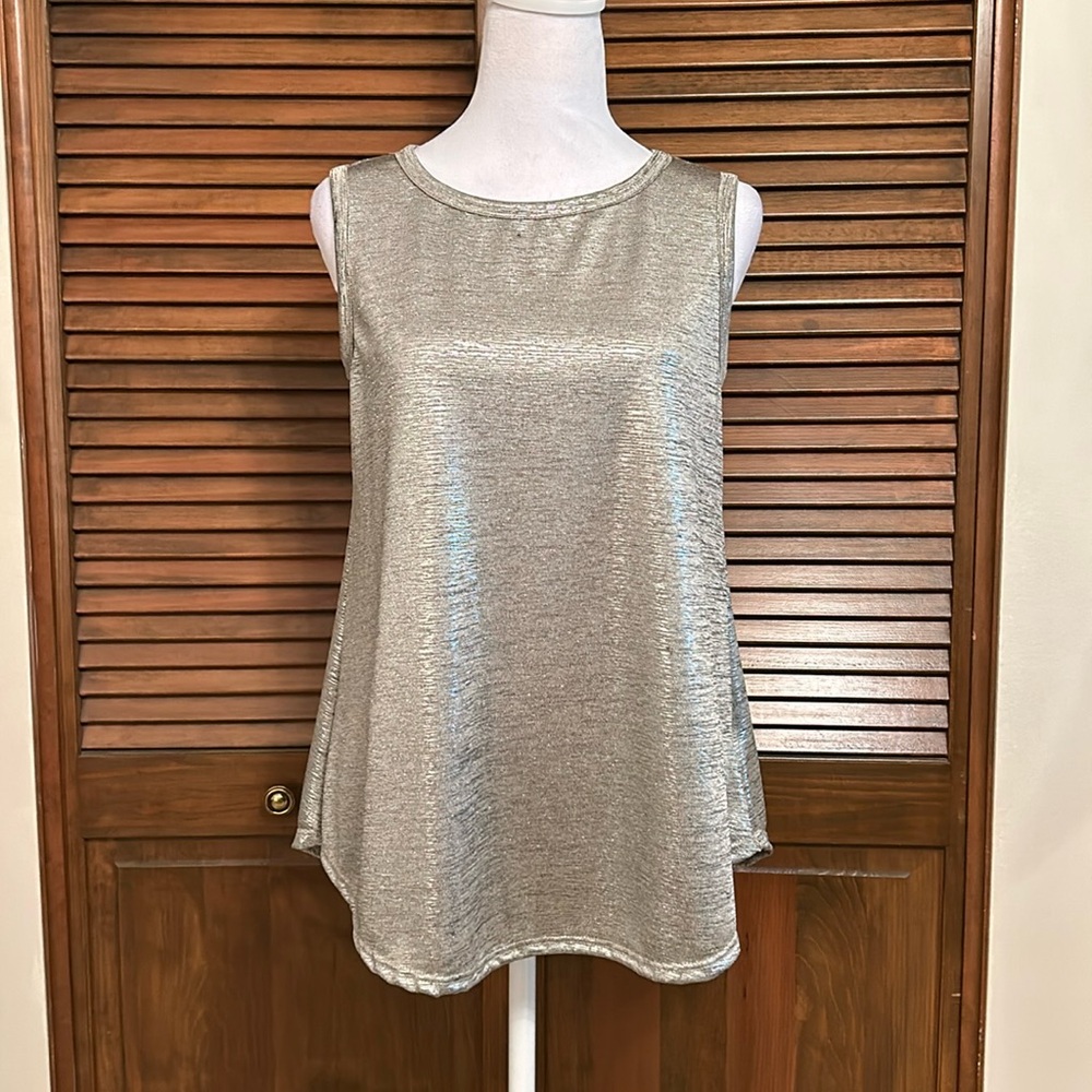 NWT Kim & Cami Metallic Silver Loose Fit Tank Top Size M